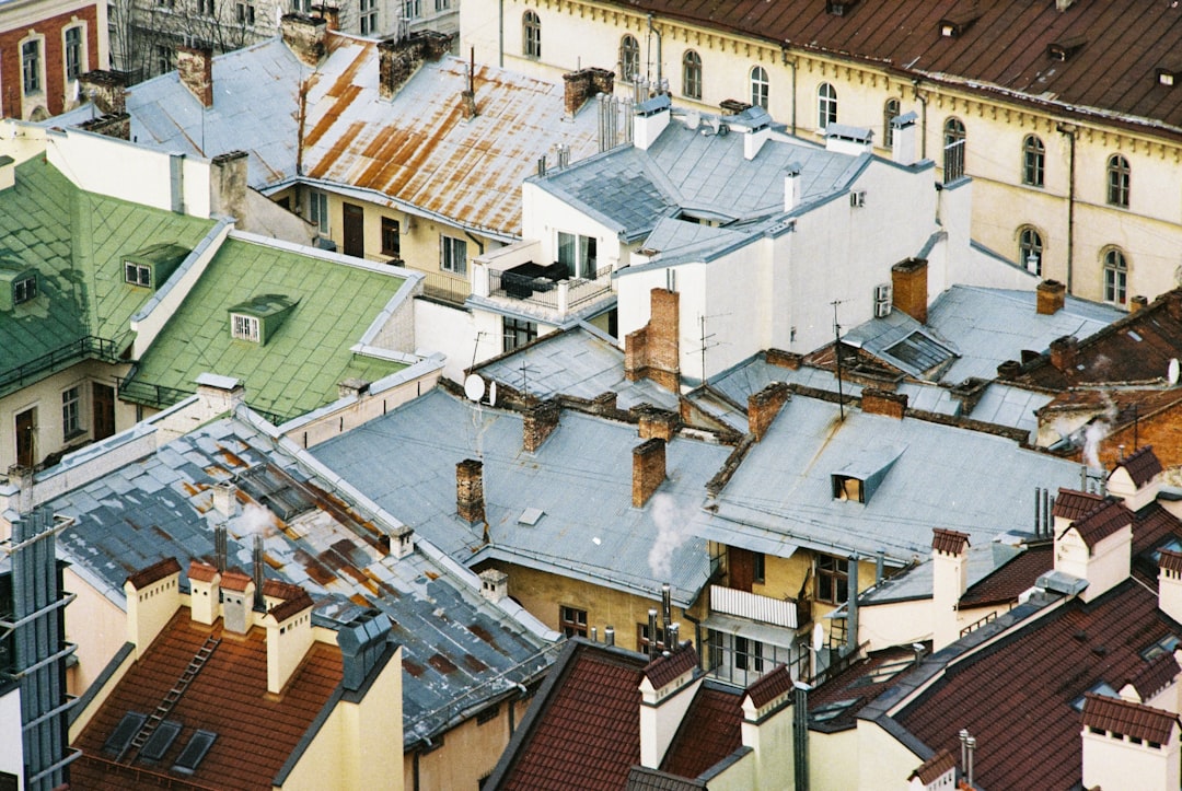 HOA roofing services