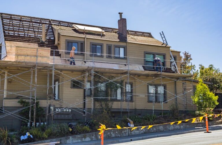 siding repair Helotes