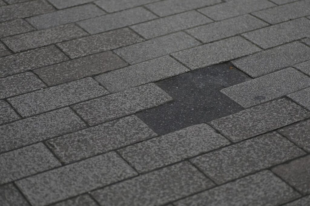 patching asphalt shingles