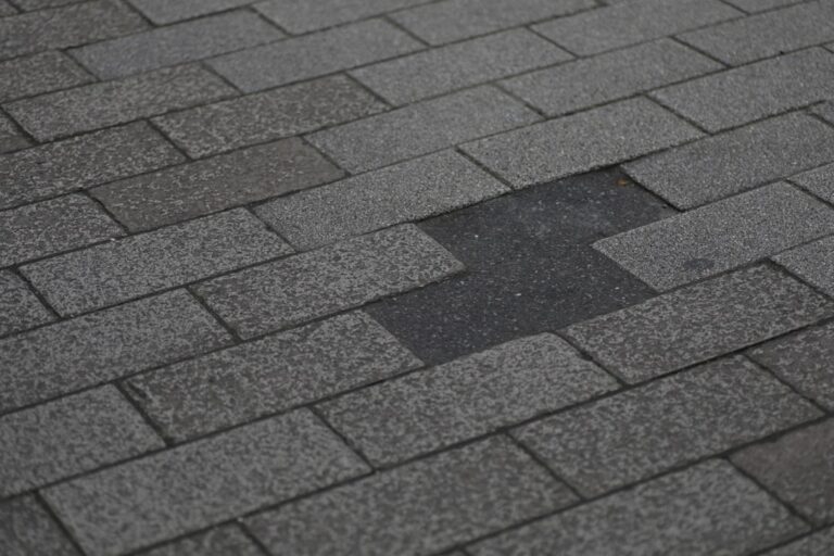 patching asphalt shingles